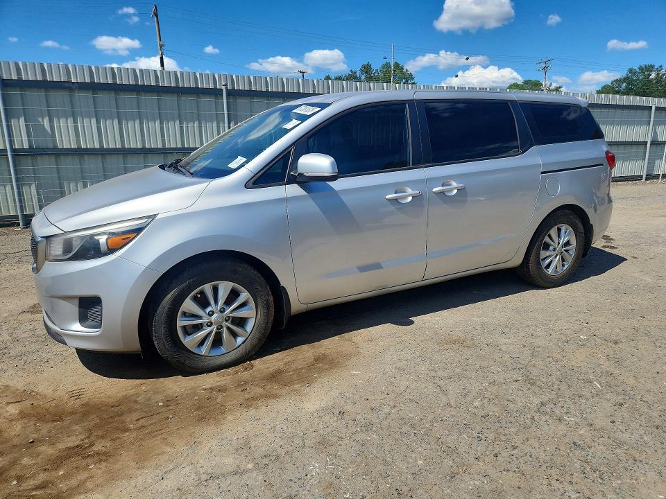 67381826 :رقم المزاد ، KNDMA5C12H6263261 vin ، 2017 Kia Sedona مزاد بيع