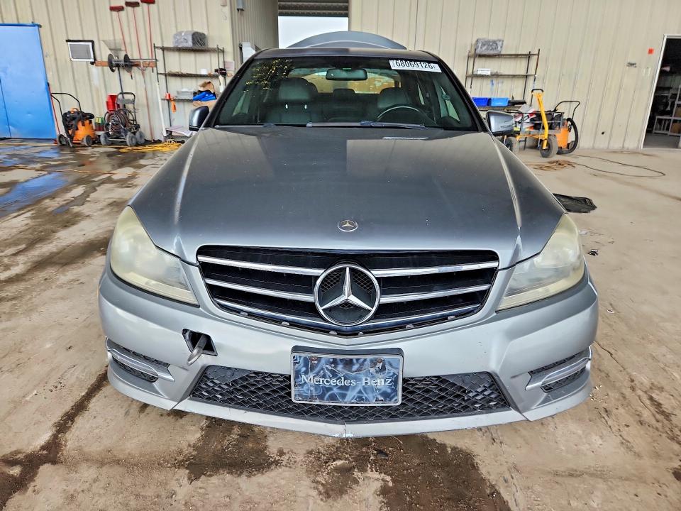 2014 Mercedes-benz C მანქანა იყიდება აუქციონზე, vin: WDDGF4HB2EA948837, აუქციონის ნომერი: 68069126