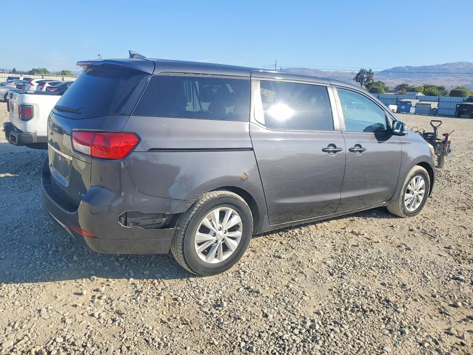 69995556 :رقم المزاد ، KNDMB5C15J6407100 vin ، 2018 Kia Sedona مزاد بيع