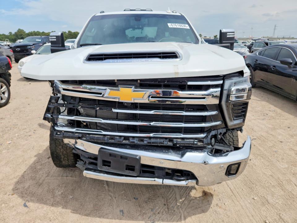 67616636 :رقم المزاد ، 1GC4KPEY1SF226552 vin ، 2025 Chevrolet Silverado مزاد بيع