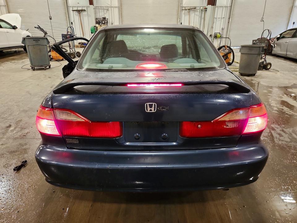 Продажа на аукционе авто 2000 Honda Accord, vin: 1HGCG5659YA087297, номер лота: 70677436
