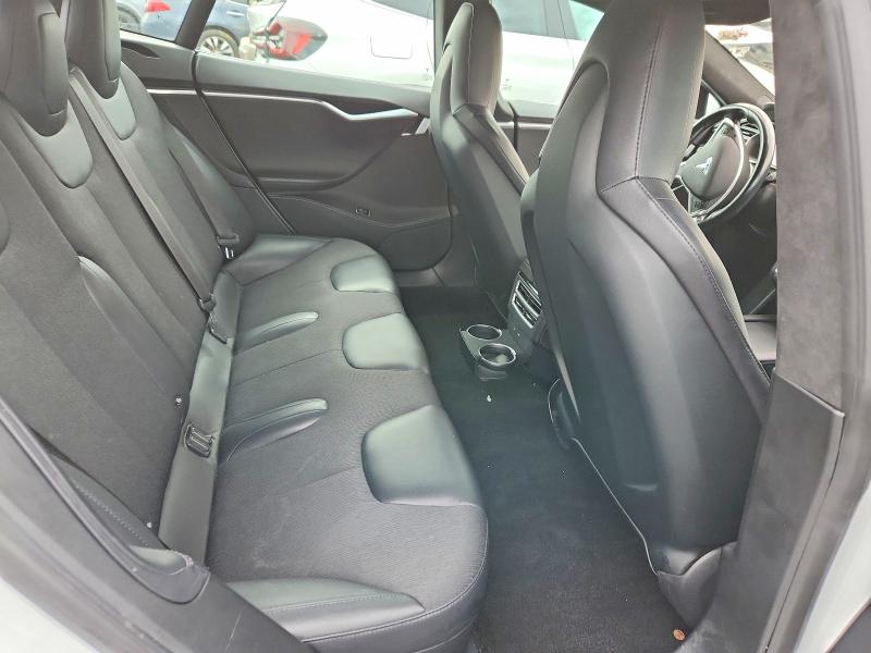 70421886 :رقم المزاد ، 5YJSA1E25GF160912 vin ، 2016 Tesla Model S مزاد بيع