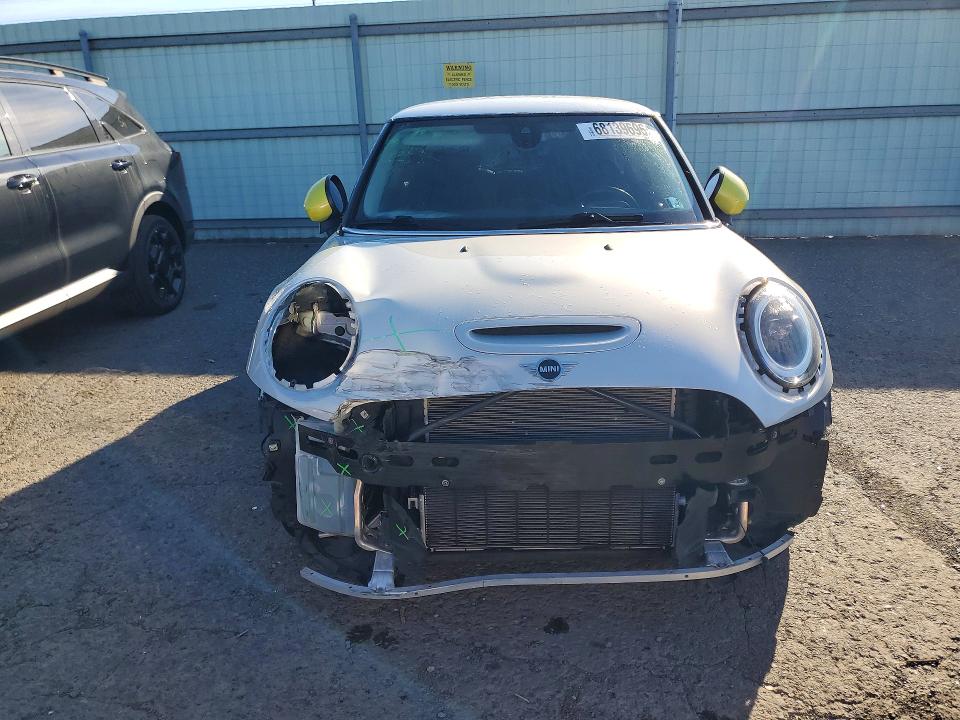 Продаж на аукціоні авто 2022 Mini Cooper, vin: WMW13DJ03N2R88045, номер лоту: 68139696