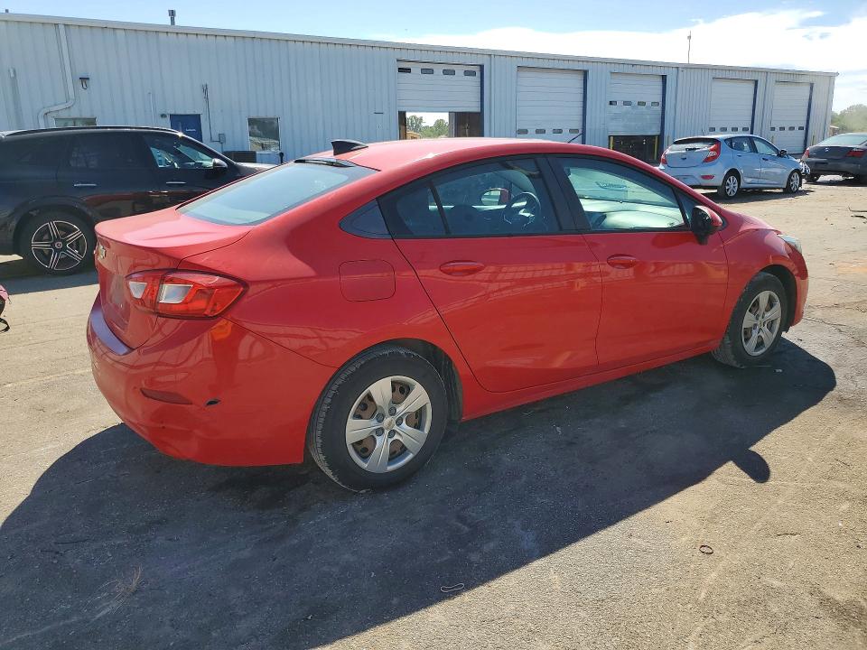 70518376 :رقم المزاد ، 1G1BC5SM6H7270665 vin ، 2017 Chevrolet Cruze مزاد بيع