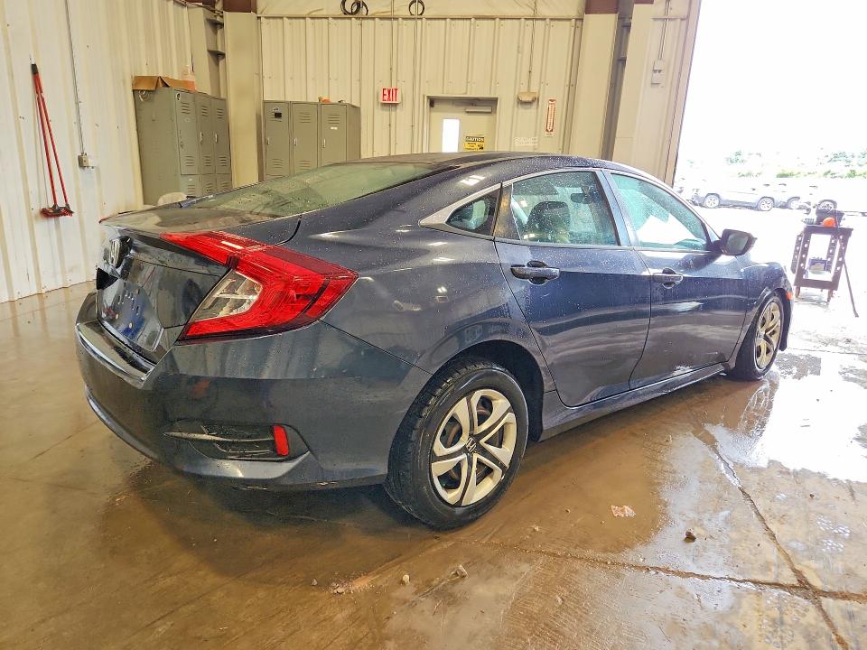 67603766 :رقم المزاد ، 19XFC2F58JE040206 vin ، 2018 Honda Civic مزاد بيع