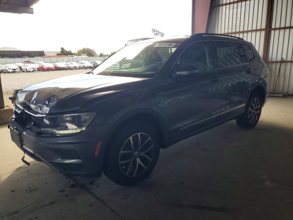 Продажа на аукционе авто 2018 Volkswagen Tiguan, vin: 3VV2B7AX5JM197903, номер лота: 70513146