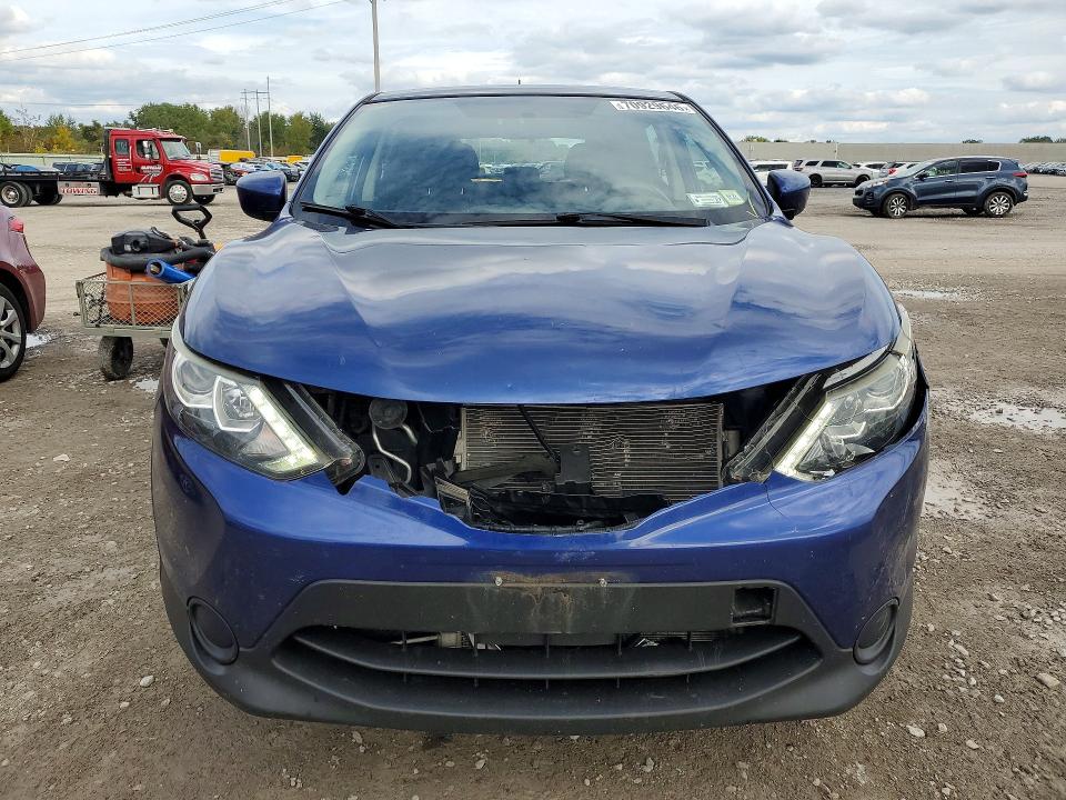 70929646 :رقم المزاد ، JN1BJ1CPXJW105666 vin ، 2018 Nissan Rogue Sport مزاد بيع