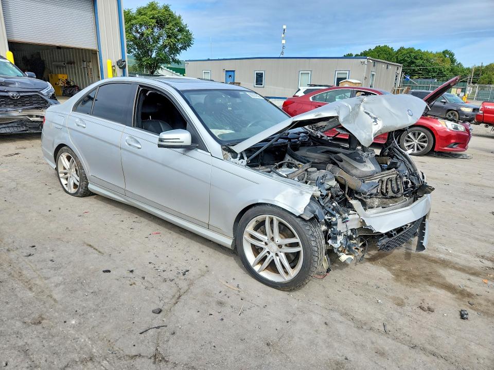 Продажа на аукционе авто 2012 Mercedes-benz C, vin: WDDGF8BB0CR194514, номер лота: 69031606