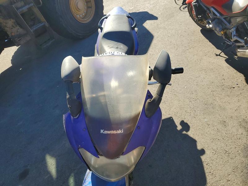 67727046 :رقم المزاد ، JKAZRDH122A003314 vin ، 2002 Kawasaki Zr750 مزاد بيع