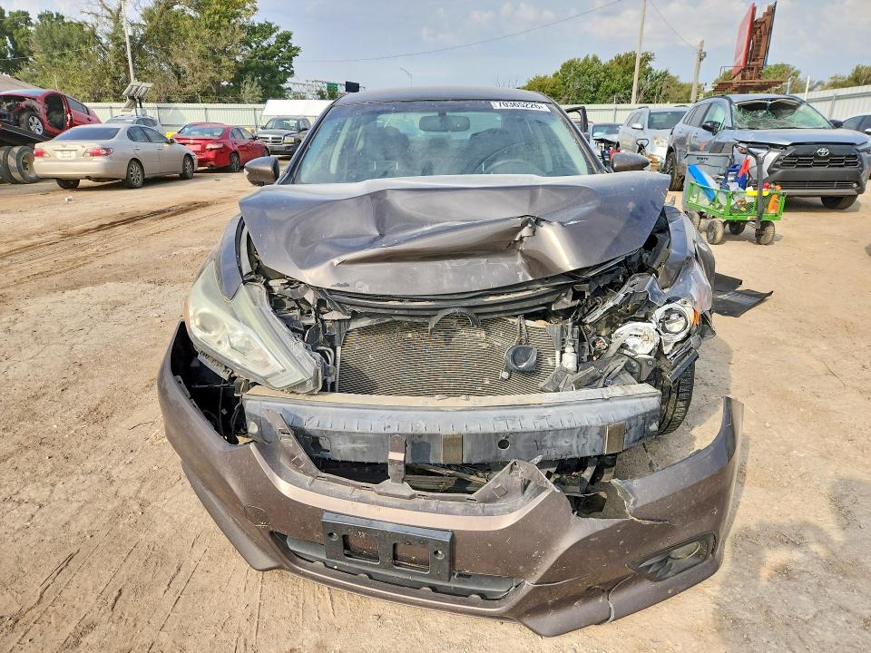2017 Nissan Altima მანქანა იყიდება აუქციონზე, vin: 1N4AL3APXHC119912, აუქციონის ნომერი: 70365226