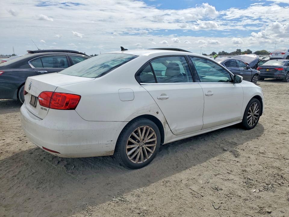 2013 Volkswagen Jetta მანქანა იყიდება აუქციონზე, vin: 3VWLP7AJ4DM358405, აუქციონის ნომერი: 67868146