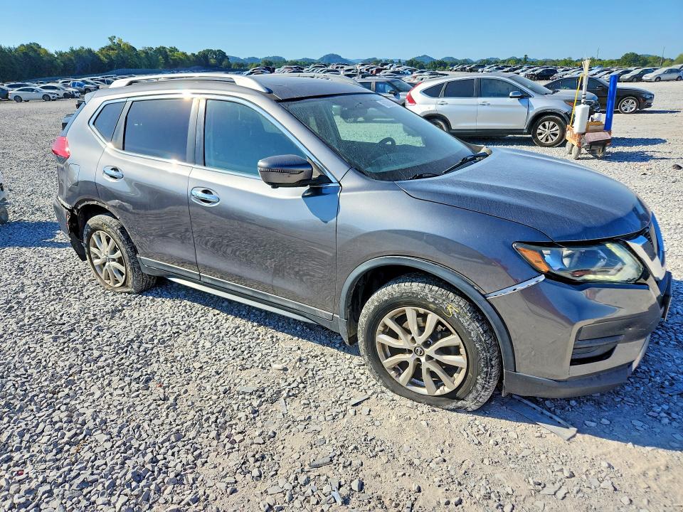 2017 Nissan Rogue მანქანა იყიდება აუქციონზე, vin: 5N1AT2MV0HC856823, აუქციონის ნომერი: 68026006