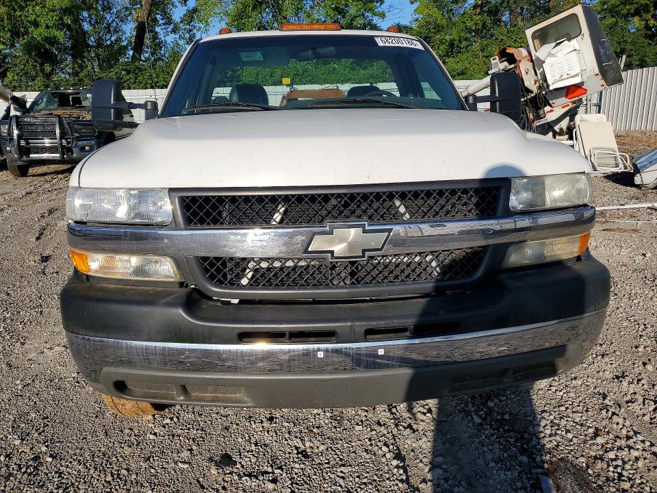 2001 Chevrolet Silverado მანქანა იყიდება აუქციონზე, vin: 1GBJC34U91E325300, აუქციონის ნომერი: 68200186
