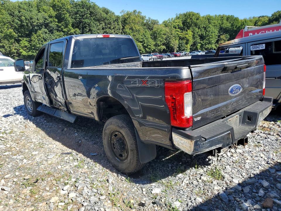 68736576 :رقم المزاد ، 1FT8W3BT9HEE60587 vin ، 2017 Ford F350 مزاد بيع