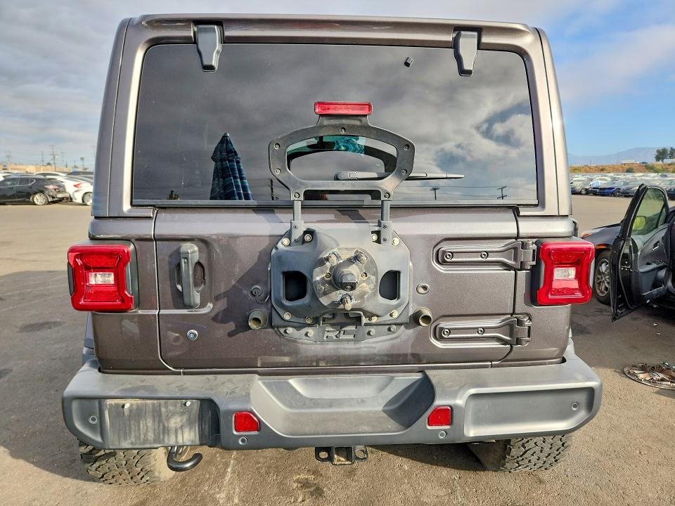 67320496 :رقم المزاد ، 1C4HJXENXJW255167 vin ، 2018 Jeep Wrangler Unlimited مزاد بيع
