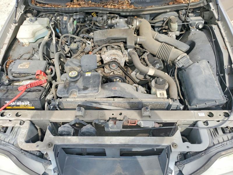 66925306 :رقم المزاد ، 1LNHM82WX3Y622131 vin ، 2003 Lincoln Town Car مزاد بيع