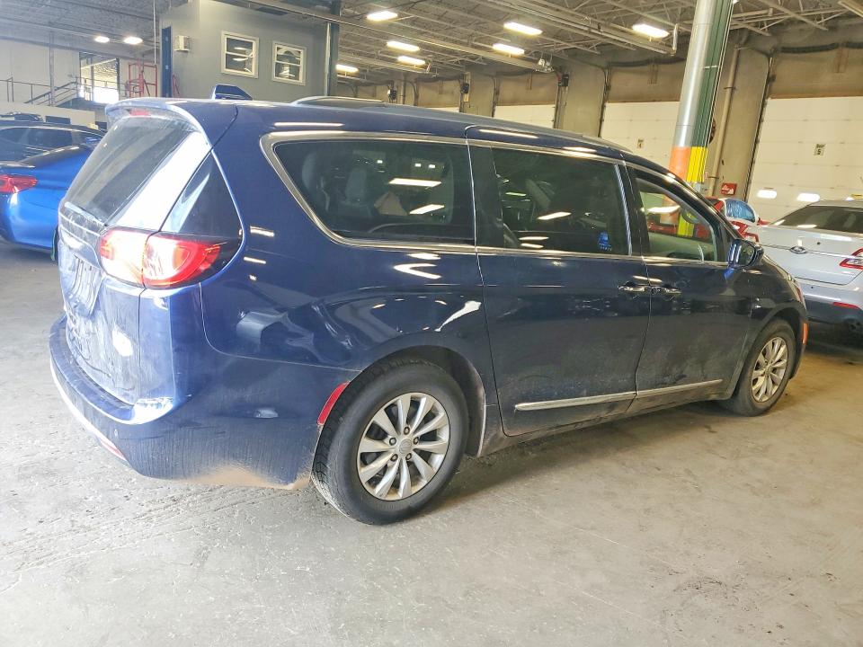 Продаж на аукціоні авто 2017 Chrysler Pacifica, vin: 2C4RC1BG2HR787890, номер лоту: 69814236