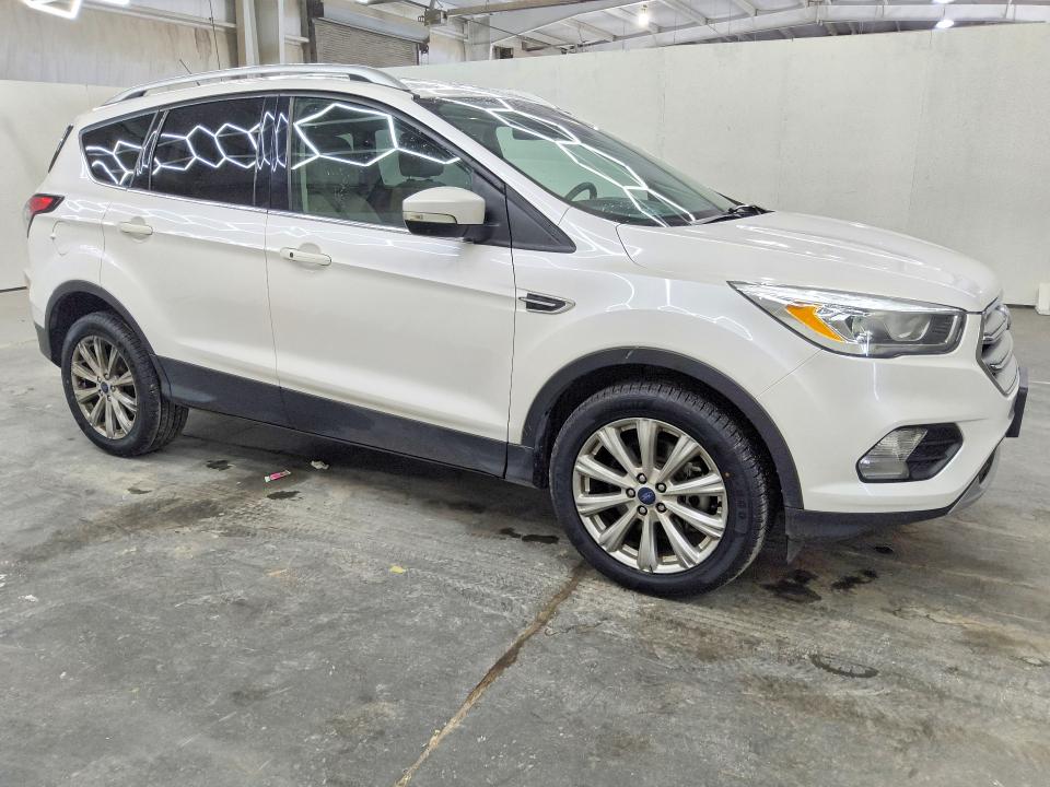 Продаж на аукціоні авто 2017 Ford Escape, vin: 1FMCU9J90HUE72590, номер лоту: 68204166