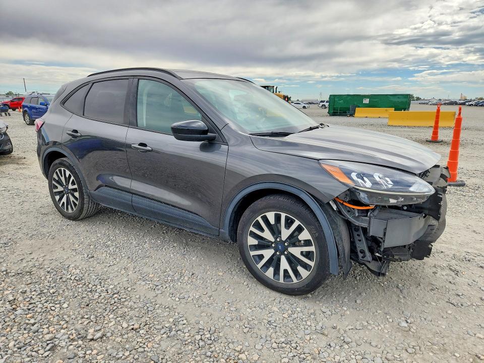 68849806 :رقم المزاد ، 1FMCU9BZ1LUC30558 vin ، 2020 Ford Escape مزاد بيع