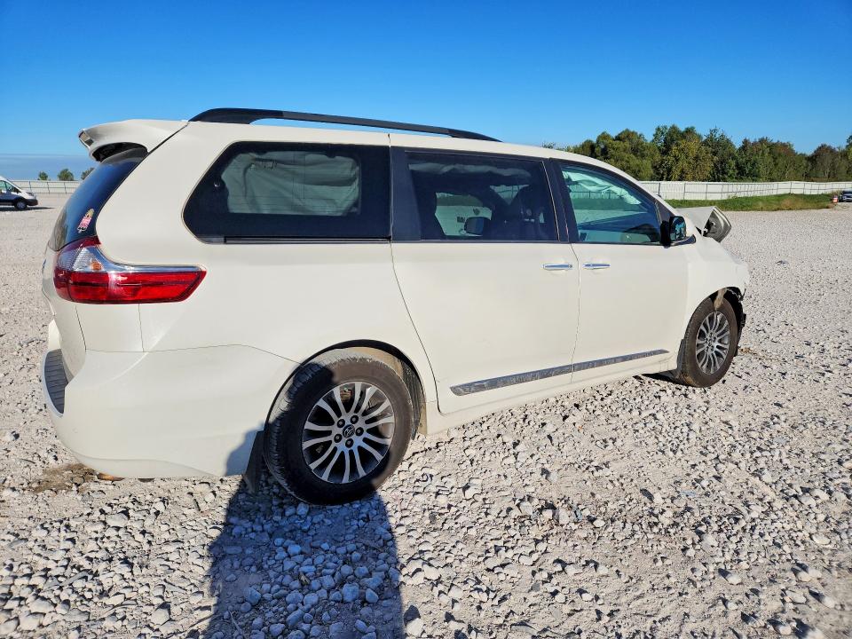 70052026 :رقم المزاد ، 5TDYZ3DC7JS925002 vin ، 2018 Toyota Sienna مزاد بيع