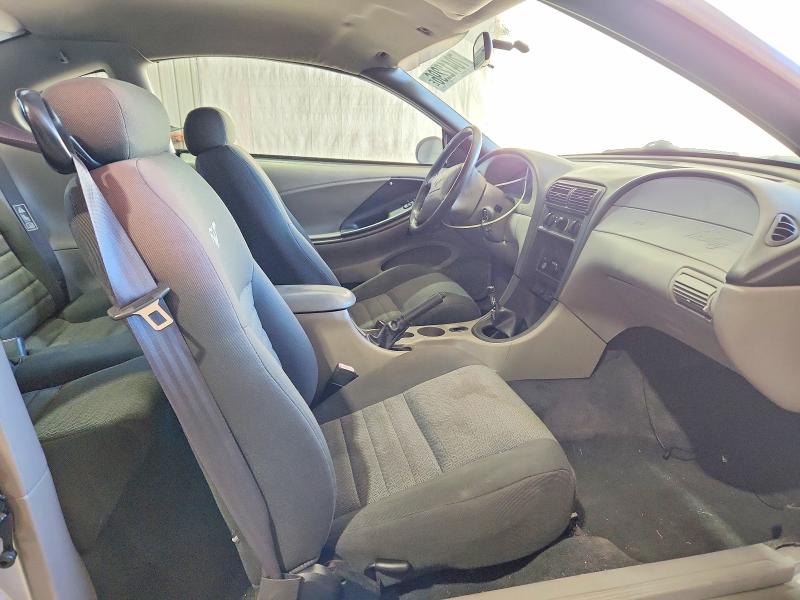 70412296 :رقم المزاد ، 1FAFP42X81F153477 vin ، 2001 Ford Mustang مزاد بيع