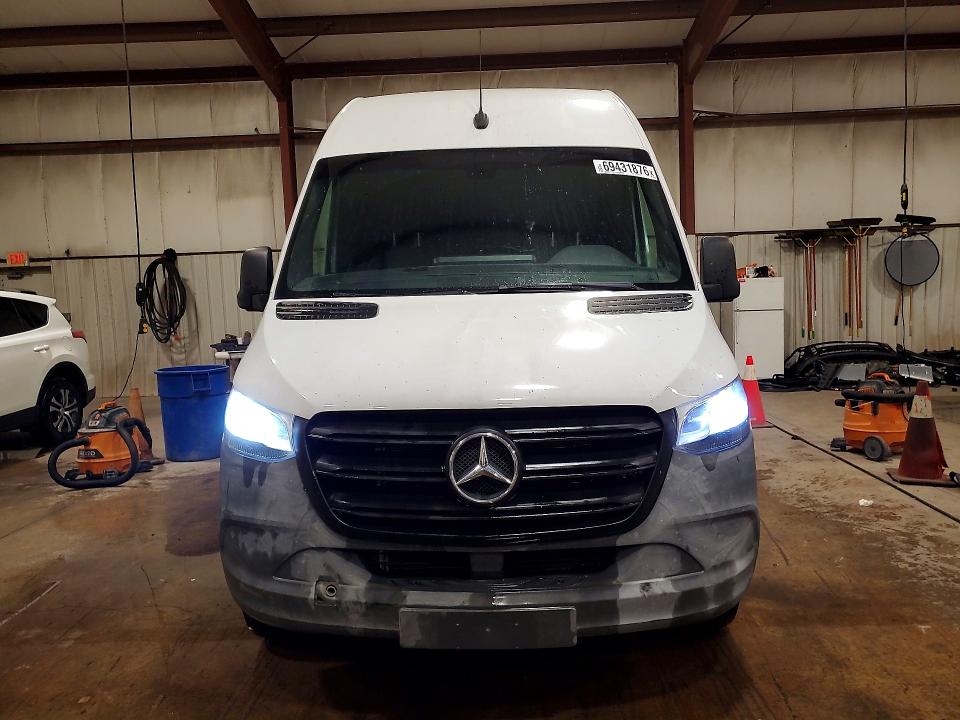69431876 :رقم المزاد ، W1Y4NCHY7PT125595 vin ، 2023 Mercedes-benz Sprinter مزاد بيع