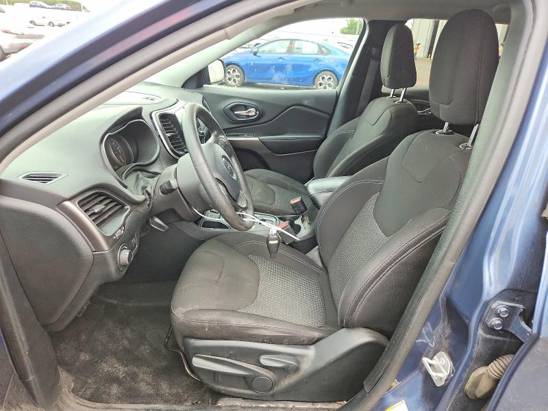 67827386 :رقم المزاد ، 1C4PJLCB4LD606506 vin ، 2020 Jeep Cherokee مزاد بيع