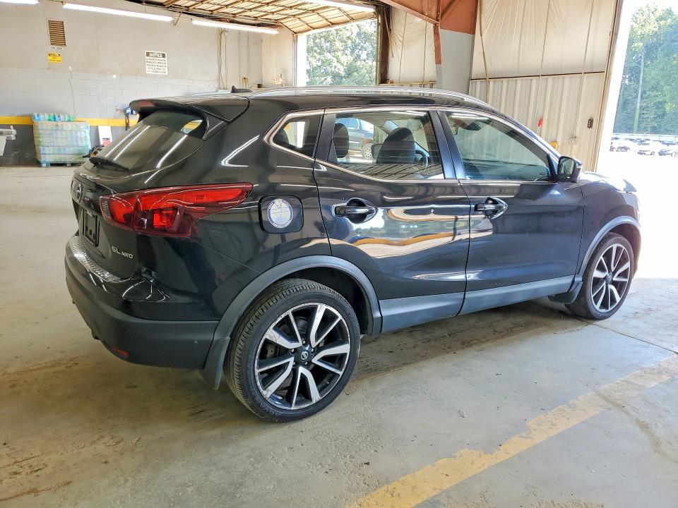 68107996 :رقم المزاد ، JN1BJ1CR8HW130285 vin ، 2017 Nissan Rogue Sport مزاد بيع