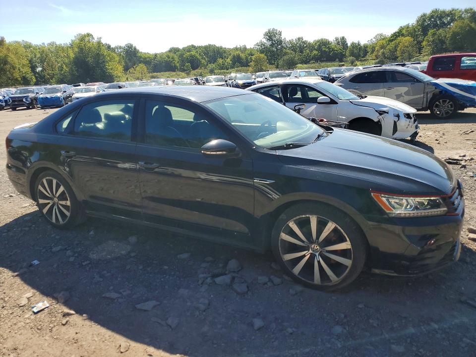 2018 Volkswagen Passat მანქანა იყიდება აუქციონზე, vin: 1VWJM7A31JC037601, აუქციონის ნომერი: 68156466