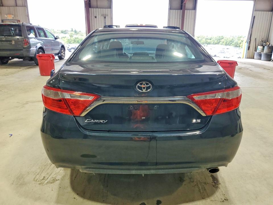 2017 Toyota Camry მანქანა იყიდება აუქციონზე, vin: 4T1BF1FK4HU275702, აუქციონის ნომერი: 67963496