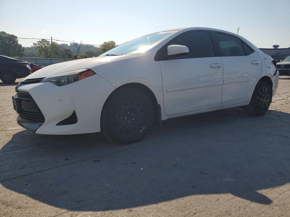Продаж на аукціоні авто 2018 Toyota Corolla, vin: 2T1BURHE5JC985291, номер лоту: 69309526