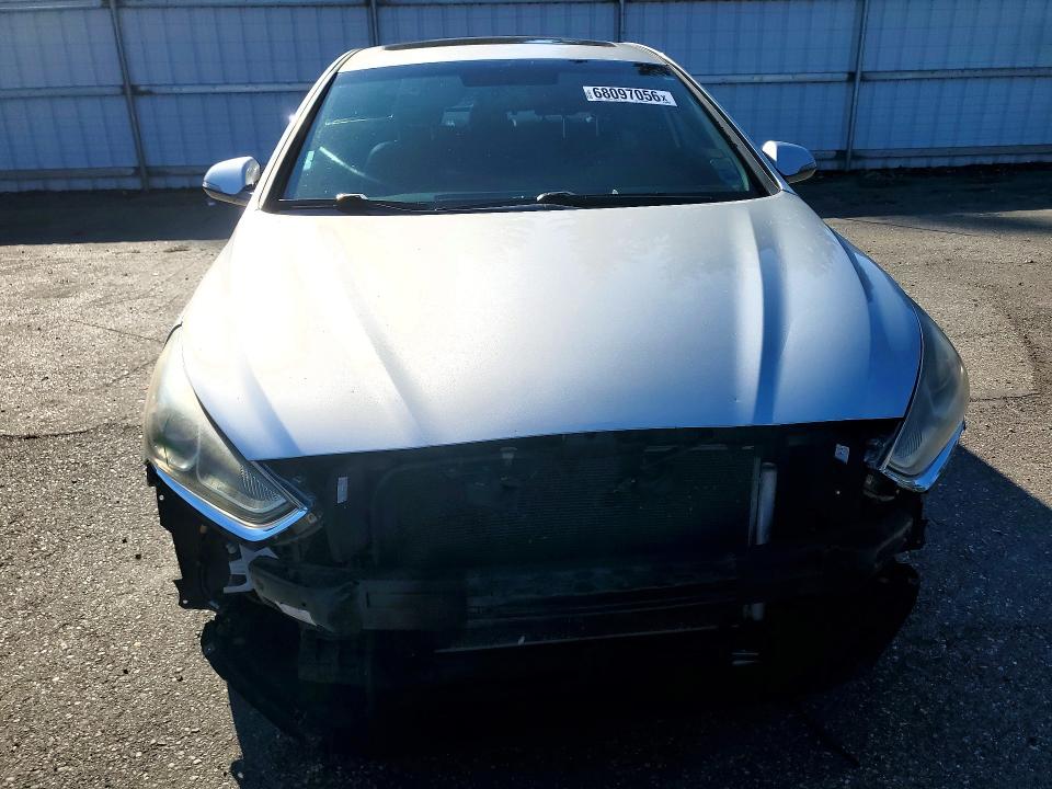 68097056 :رقم المزاد ، 5NPE34AF3KH739571 vin ، 2019 Hyundai Sonata مزاد بيع
