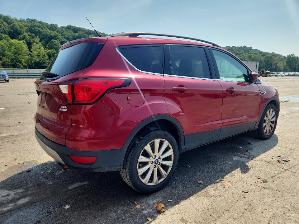 2019 Ford Escape მანქანა იყიდება აუქციონზე, vin: 1FMCU0HD7KUA31732, აუქციონის ნომერი: 67335026