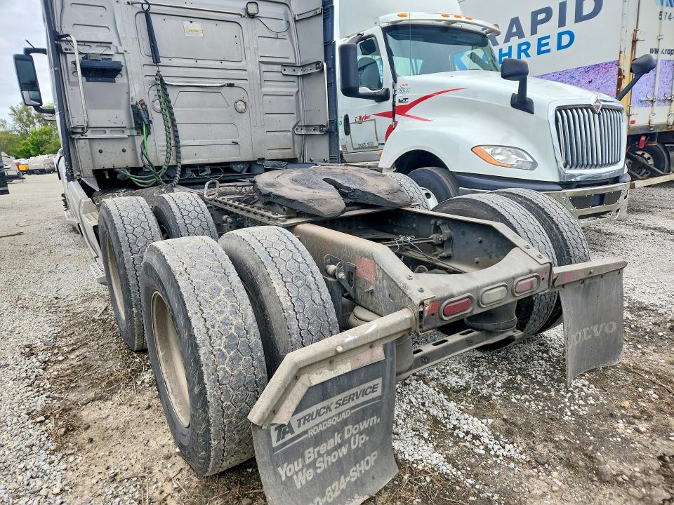 69427546 :رقم المزاد ، 4V4NC9EH3LN236993 vin ، 2020 Volvo Vn مزاد بيع