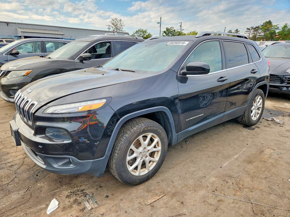 Auction sale of the 2016 Jeep Cherokee, vin: 1C4PJMCS2GW102892, lot number: 69290916