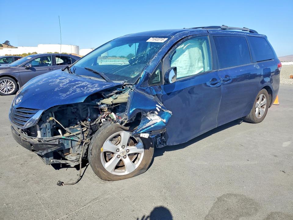Продаж на аукціоні авто 2011 Toyota Sienna, vin: 5TDKK3DC1BS018726, номер лоту: 71045316