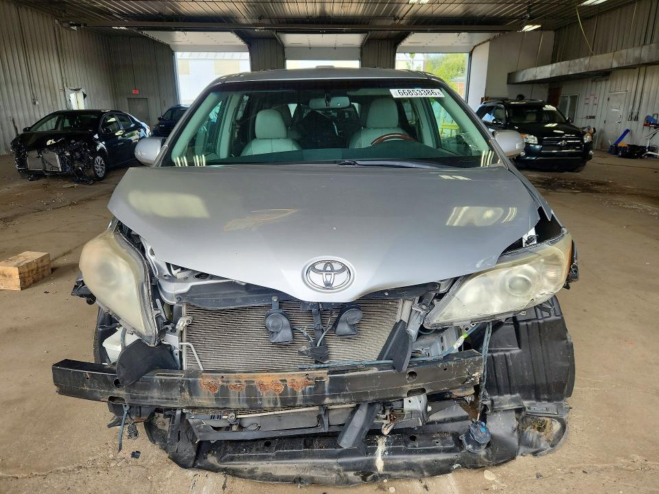 Продажа на аукционе авто 2014 Toyota Sienna, vin: 5TDYK3DC0ES442851, номер лота: 66853386