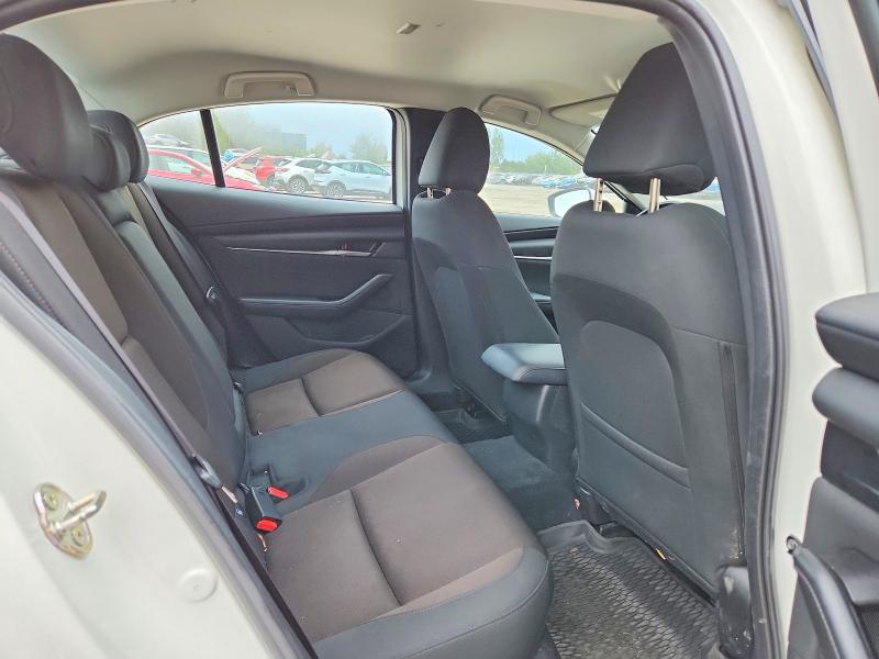 68189016 :رقم المزاد ، JM1BPBCL8N1505596 vin ، 2022 Mazda 3 مزاد بيع