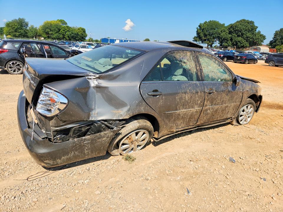 2004 Toyota Camry მანქანა იყიდება აუქციონზე, vin: 4T1BE32K54U823236, აუქციონის ნომერი: 67553236