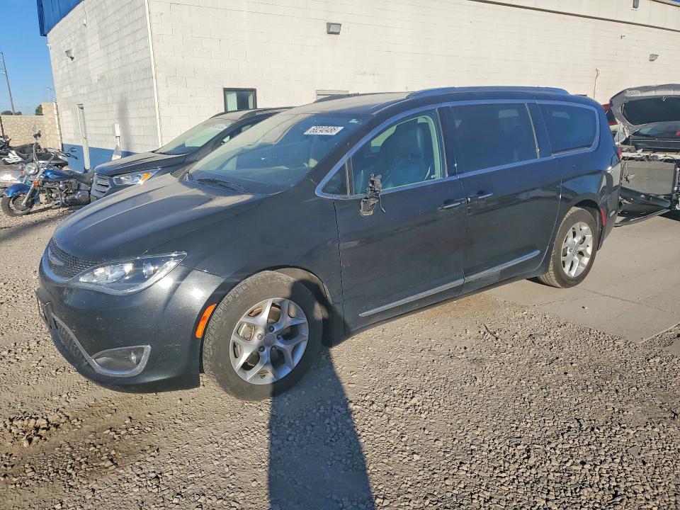 68240486 :رقم المزاد ، 2C4RC1EG9HR659836 vin ، 2017 Chrysler Pacifica مزاد بيع