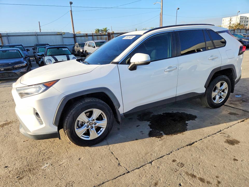 2021 Toyota Rav4 მანქანა იყიდება აუქციონზე, vin: 2T3W1RFV8MC156272, აუქციონის ნომერი: 70823436