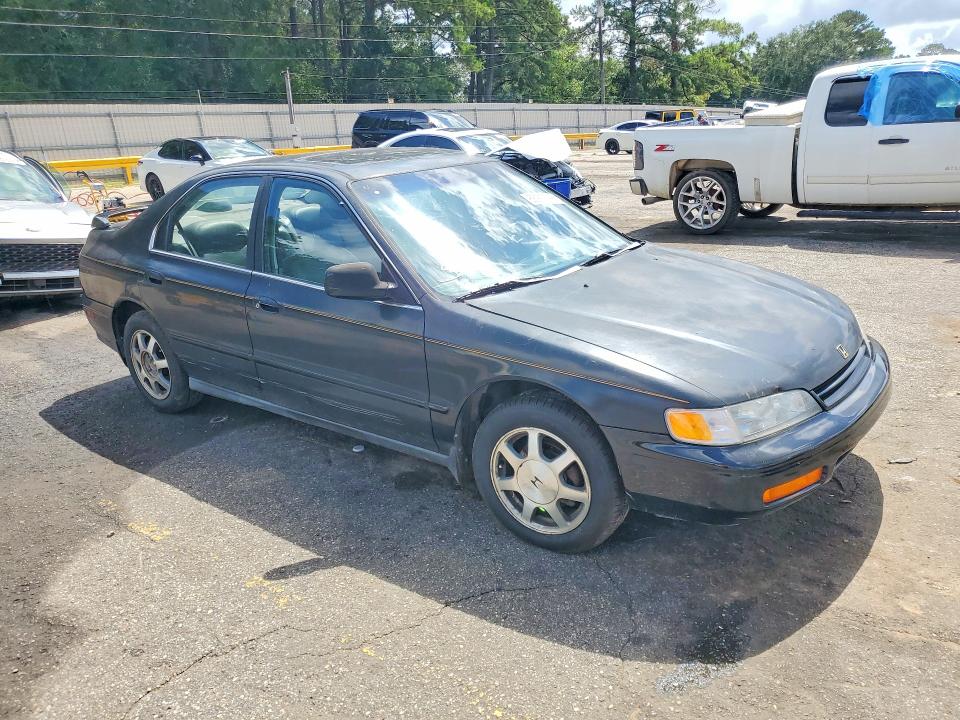 68997786 :رقم المزاد ، 1HGCD5667RA114497 vin ، 1994 Honda Accord مزاد بيع