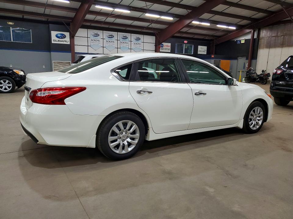 2017 Nissan Altima მანქანა იყიდება აუქციონზე, vin: 1N4AL3AP6HC485477, აუქციონის ნომერი: 69530116