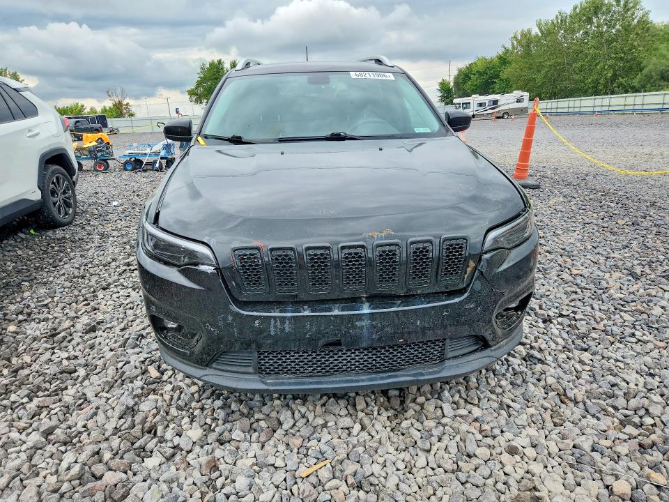 68211906 :رقم المزاد ، 1C4PJLCB2KD148091 vin ، 2019 Jeep Cherokee مزاد بيع