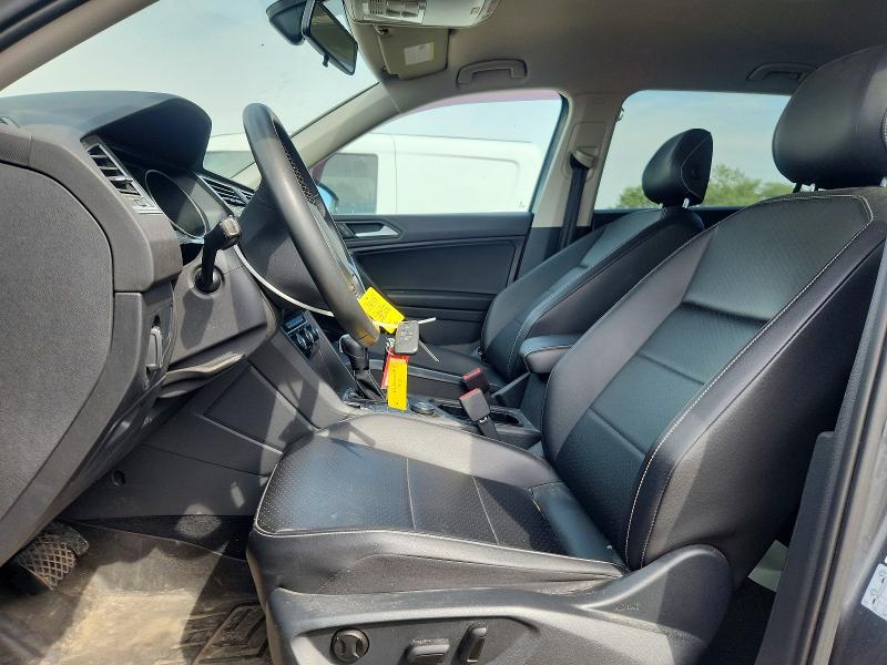 68092936 :رقم المزاد ، 3VV2B7AXXMM142965 vin ، 2021 Volkswagen Tiguan مزاد بيع
