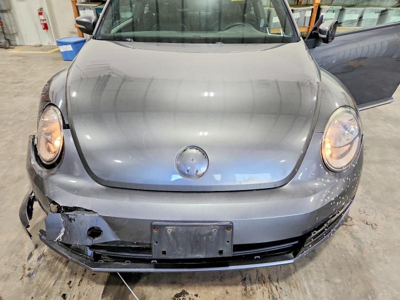 70525786 :رقم المزاد ، 3VWJ17AT6FM619725 vin ، 2015 Volkswagen Beetle مزاد بيع