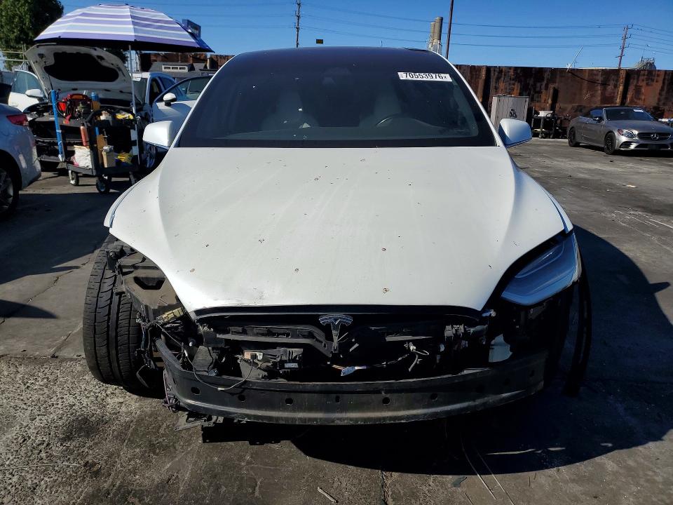 Продажа на аукционе авто 2017 Tesla Model X, vin: 5YJXCBE21HF044050, номер лота: 70553976