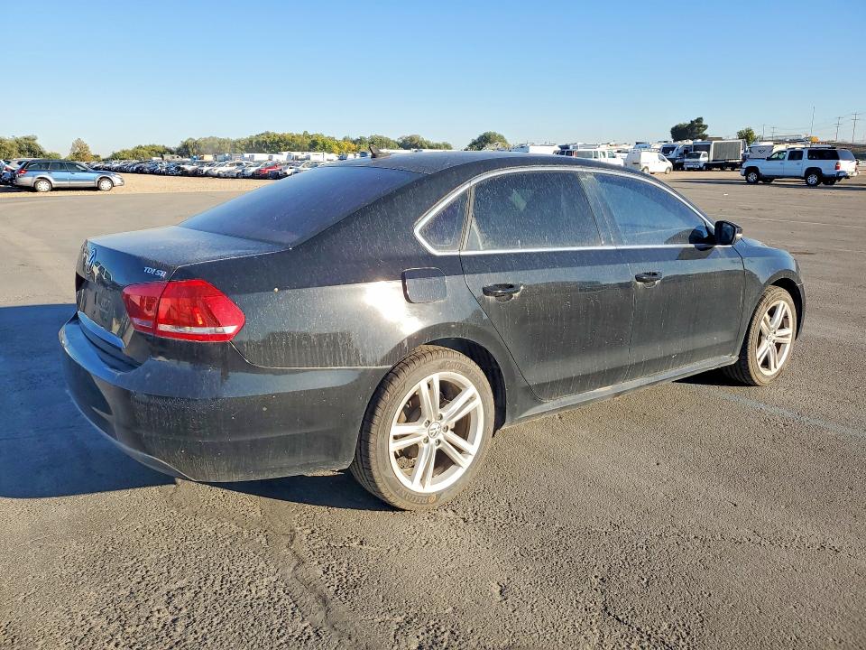 2014 Volkswagen Passat მანქანა იყიდება აუქციონზე, vin: 1VWBN7A34EC058725, აუქციონის ნომერი: 70030046