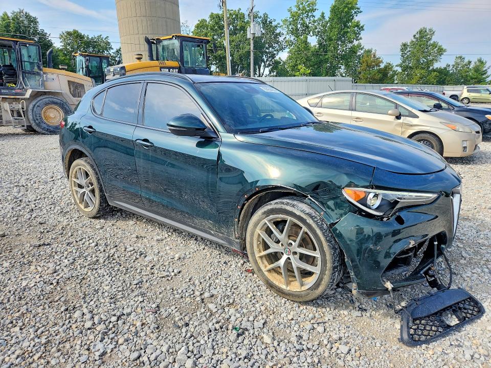 Продаж на аукціоні авто 2018 Alfa Romeo Stelvio, vin: ZASFAKNN9J7C16548, номер лоту: 66434486