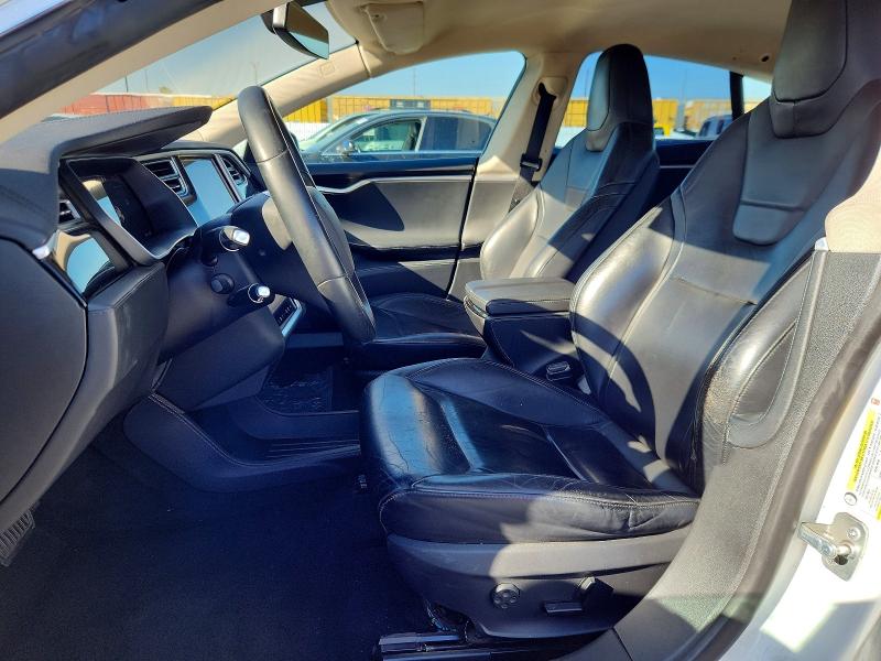 68755116 :رقم المزاد ، 5YJSA1S24FF086059 vin ، 2015 Tesla Model S مزاد بيع